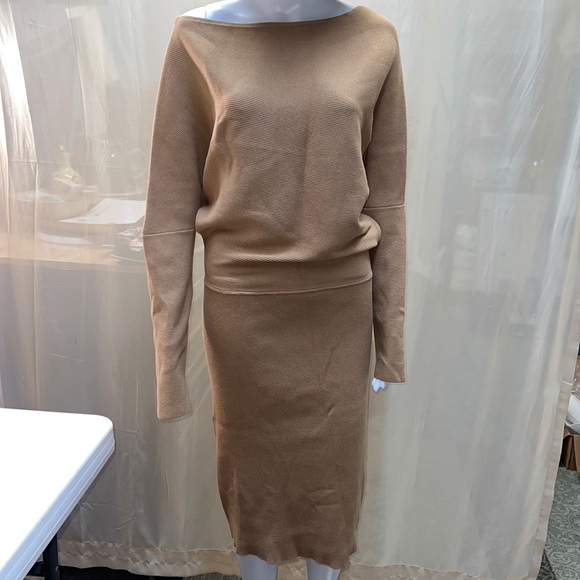 BANANA REPUBLIC TALL LG. TAUPE SWEATER DRESS - Picture 2 of 12